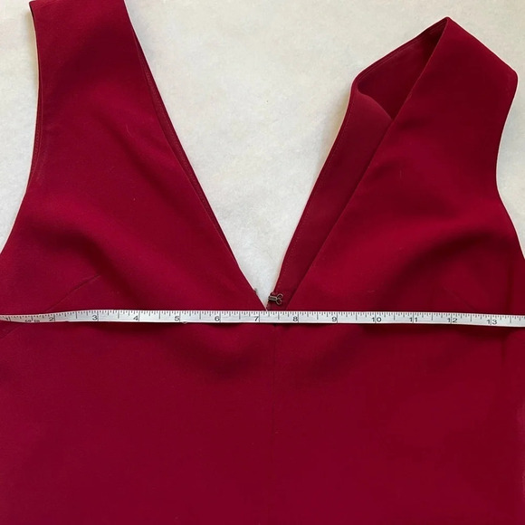 Alice + Olivia Lina Deep V-Neck Sleeveless Wide Leg Red Crepe Jumpsuit Sz Small - Picture 8 of 11